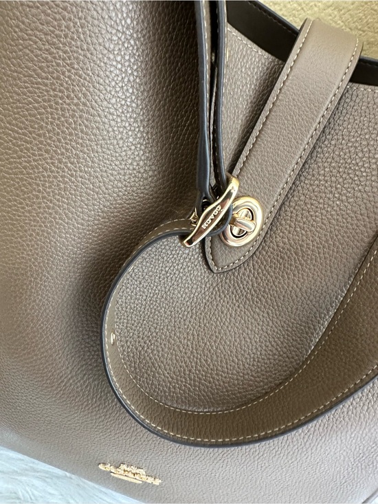 Coach Hadley Large Shoulder Bag